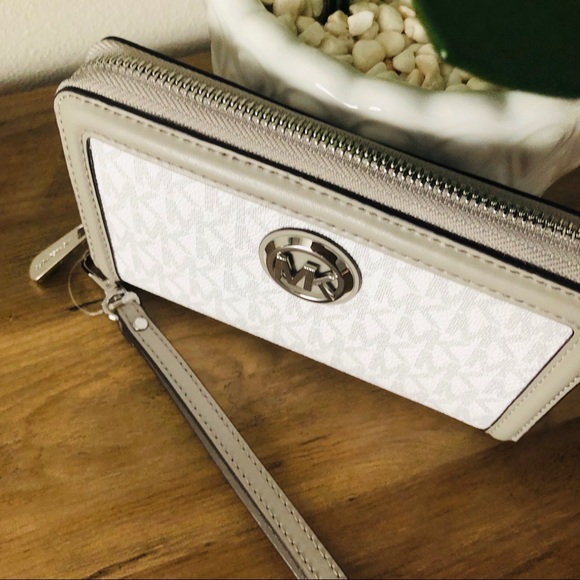 Michael kors Fulton Large Multifunction Wallet NWT - Picture 2 of 6